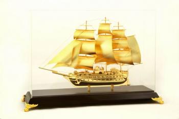 Các mẫu mô hình thuyền buồm mạ vàng để bàn, quà tặng cao cấp tại King Gold Art