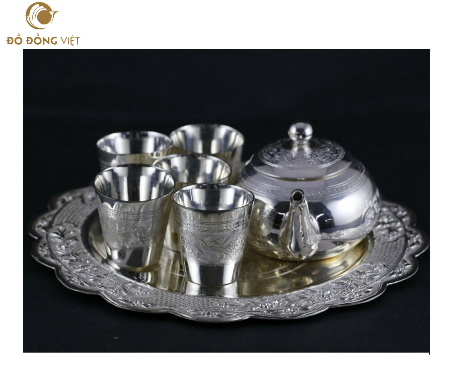 bộ ly bằng bạc để uống rượu, chè, cafe sang trọng